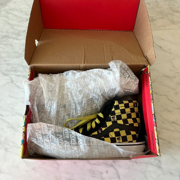 Vans Limited Edition Where's Waldo? Sk8-Hi Big Kid Size 4.5 or Womens Si… - Picture 15 of 16